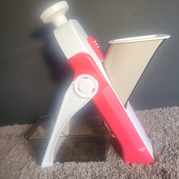 Kitchen Gadget Bundle -Zakarian Mandoline, Onion Bloom Kit, Rotary Cheese Grater - Picture 9 of 11